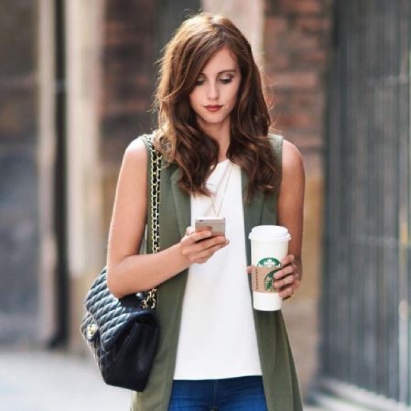 Meet your Posher, Edith - Picture 1 of 8